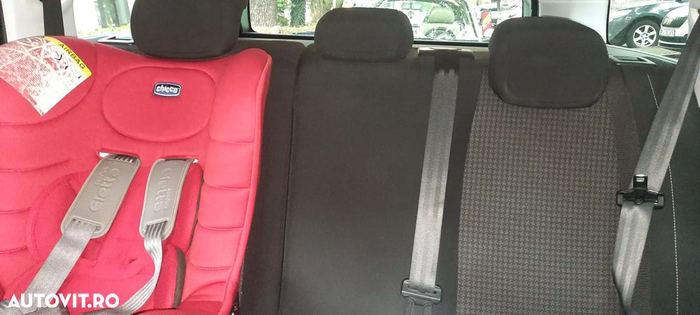 Peugeot 308 SW 1.2 L PureTech Turbo S&S Active - 12