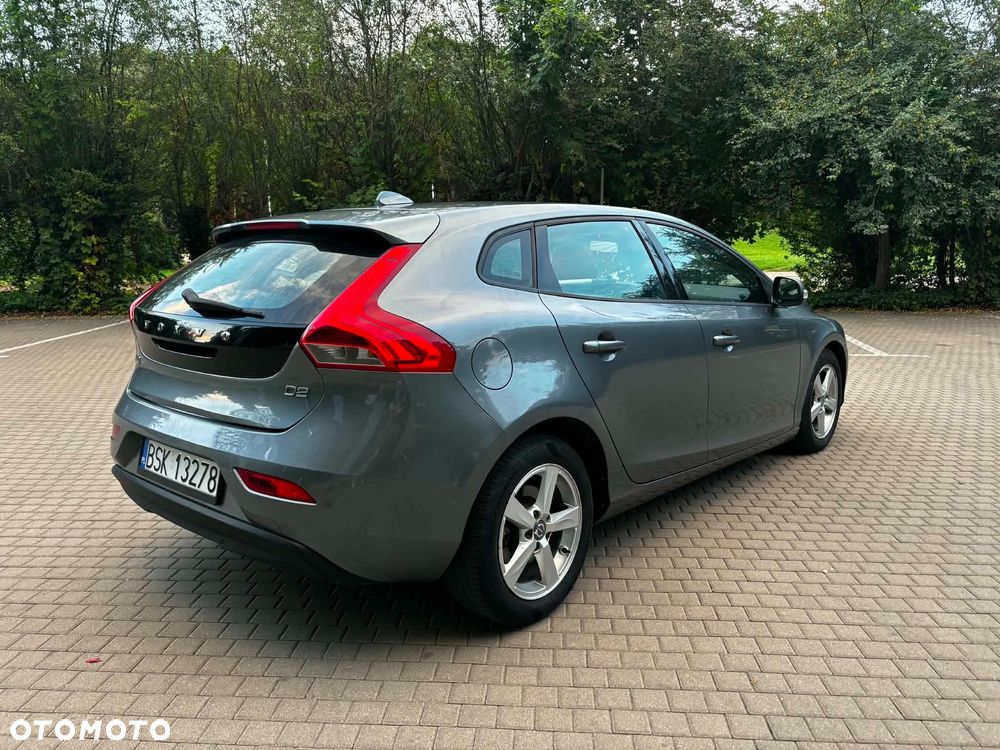 Volvo V40 D2 Momentum - 3