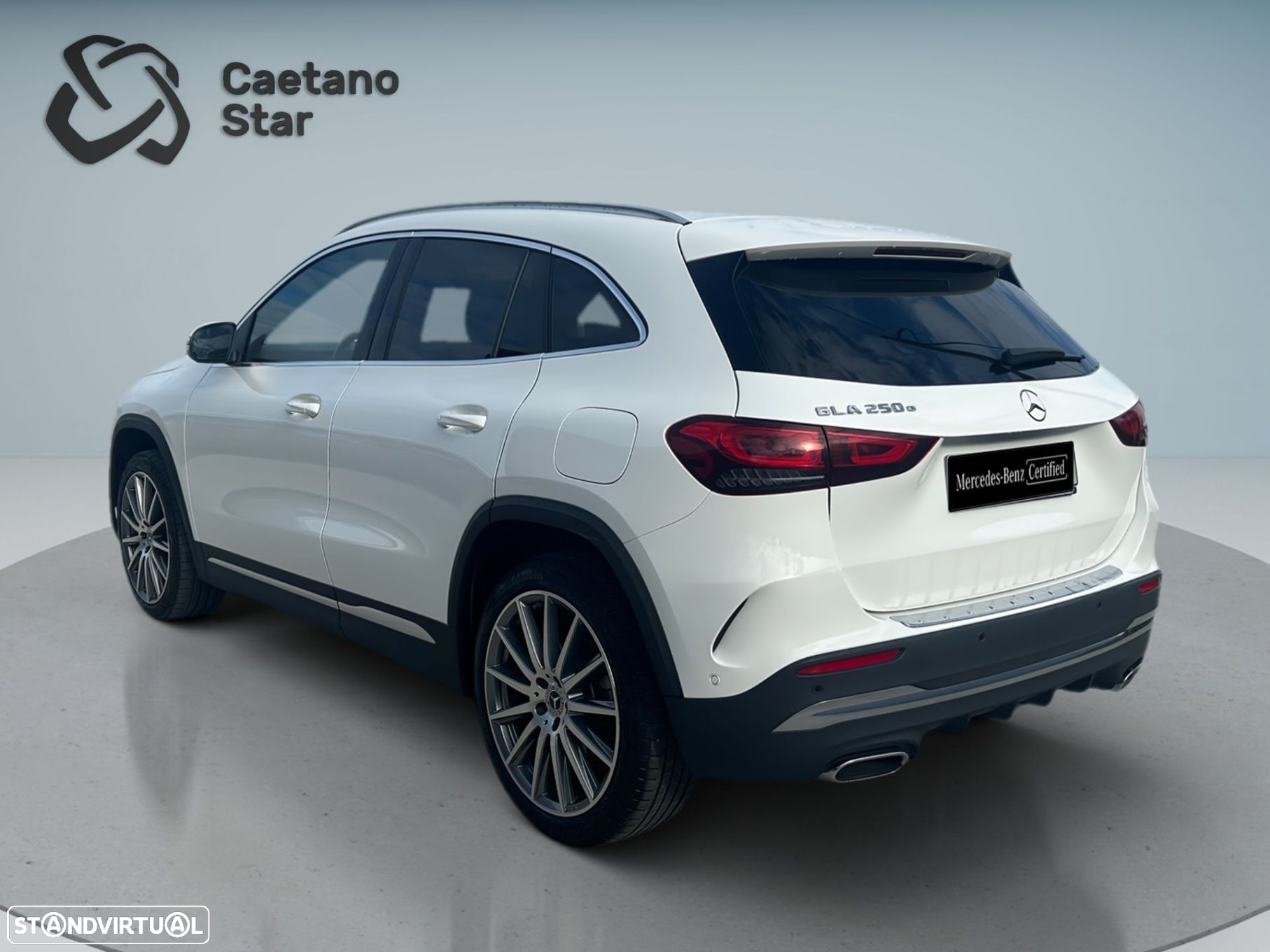 Mercedes-Benz GLA 250 e AMG Line - 2