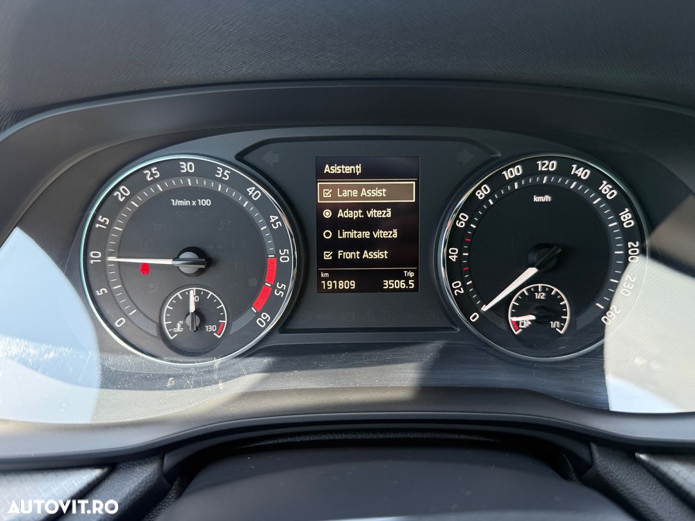 Skoda Octavia Combi 2.0 TDI Ambition - 23