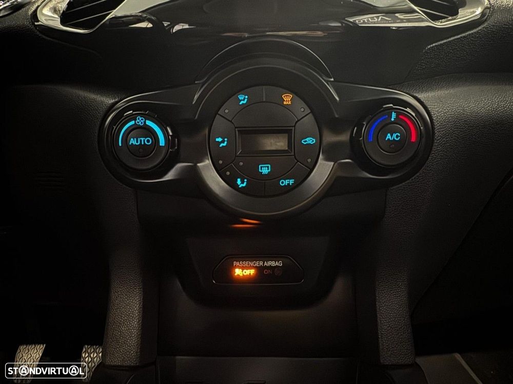 Ford EcoSport 1.0 EcoBoost Titanium - 10