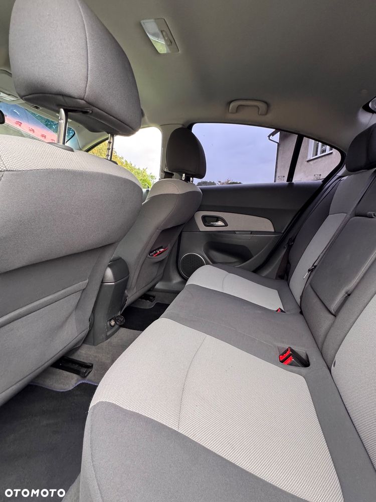 Chevrolet Cruze 1.8 LT - 13