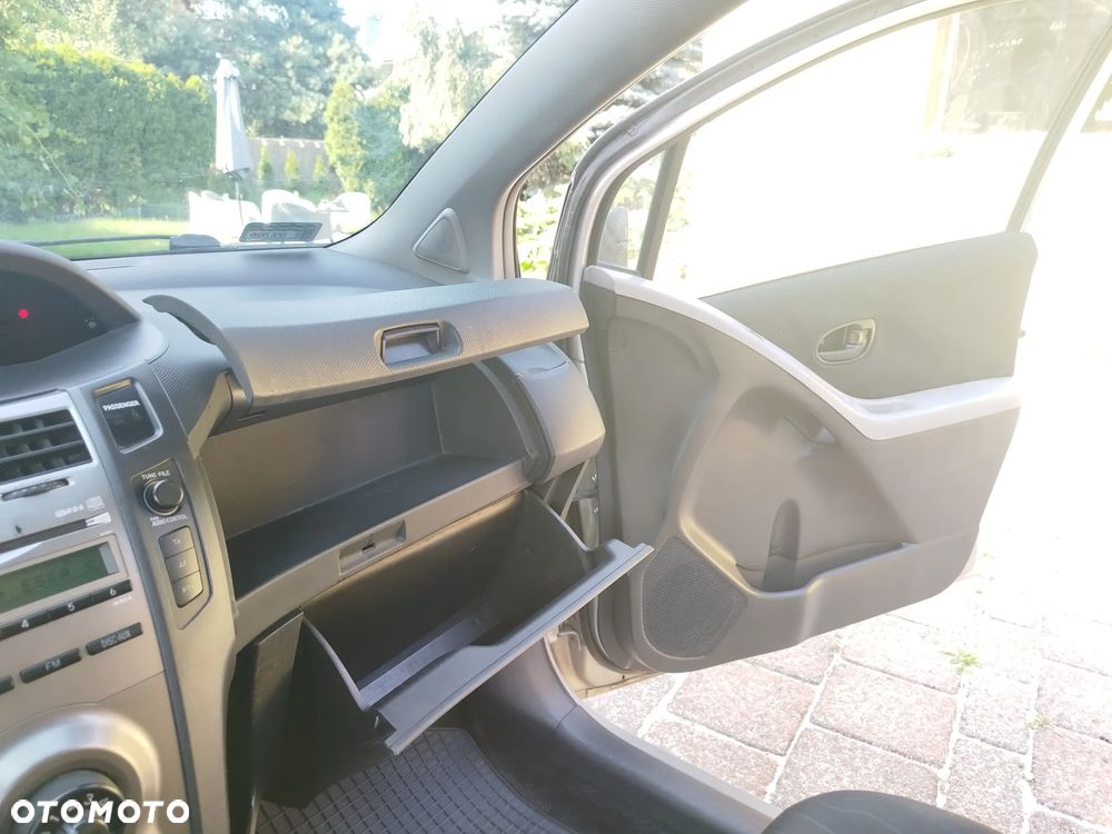 Toyota Yaris 1.0 Luna A/C - 17