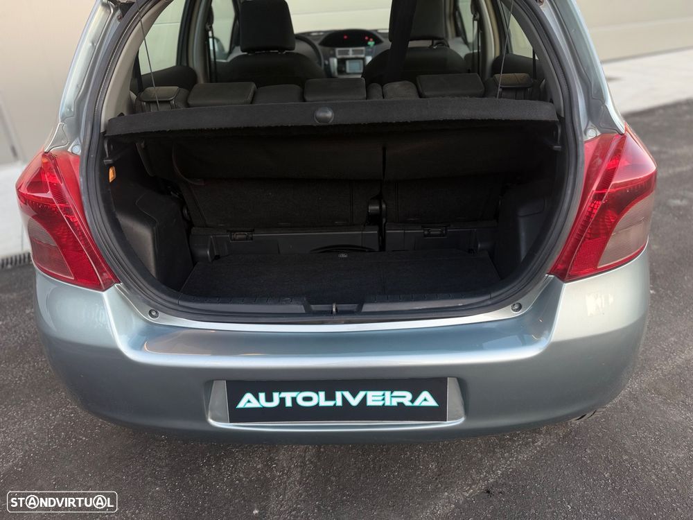 Toyota Yaris 1.3 VVT-i Sol AC+VSC - 8