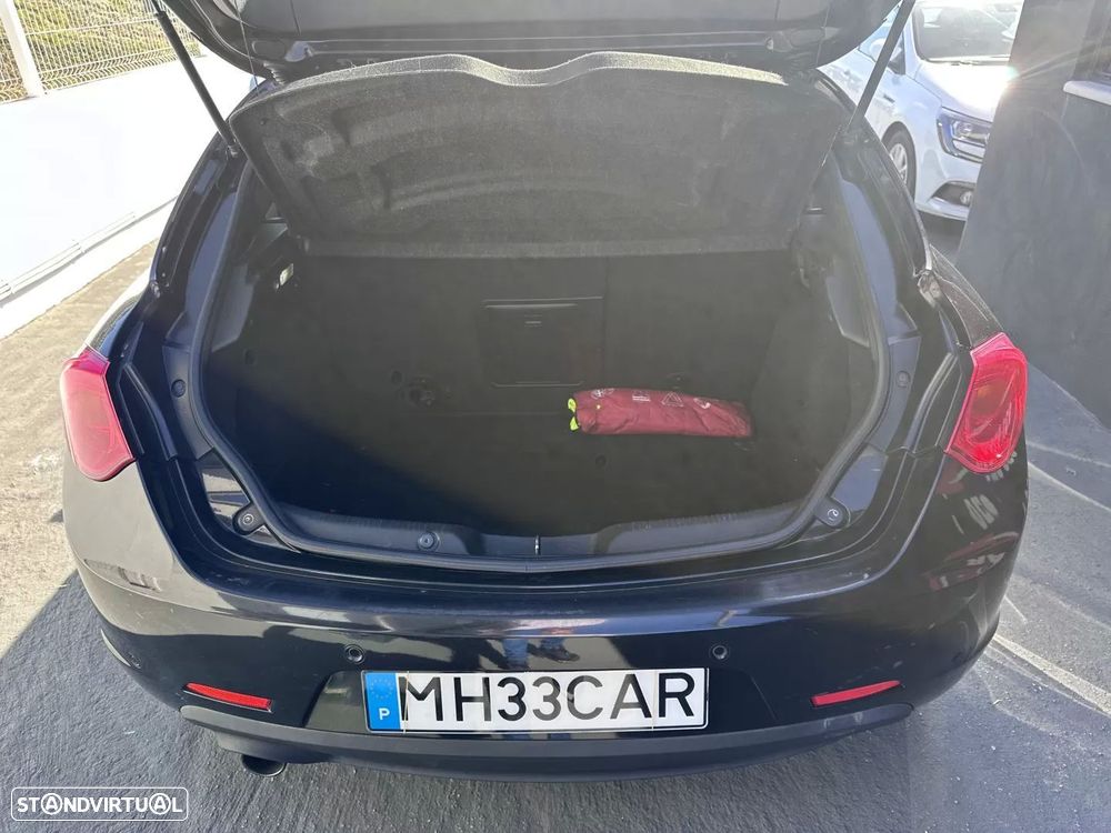 Alfa Romeo Giulietta 1.6 JTDM Distinctive - 28