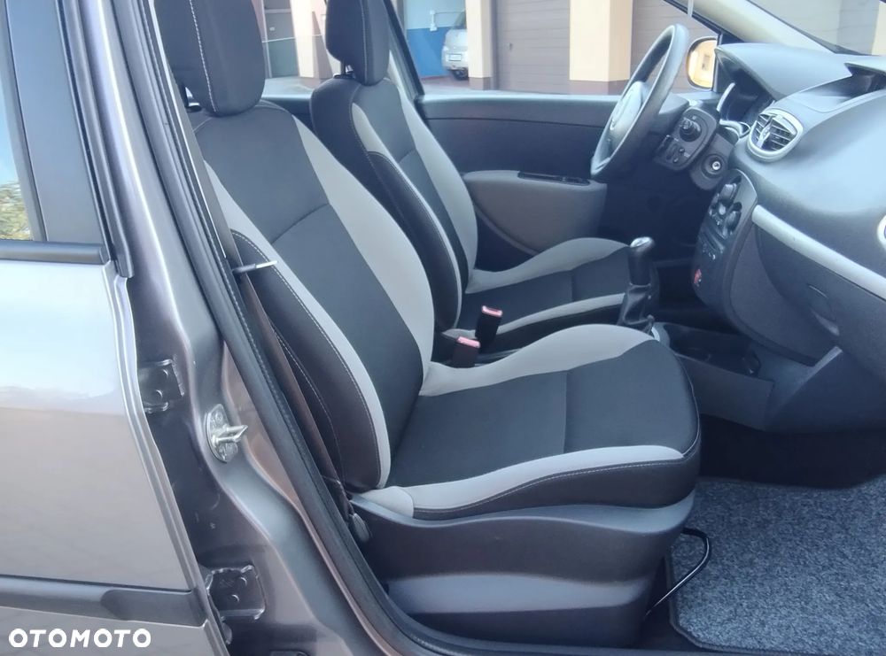 Renault Clio 1.2 16V 75 Dynamique - 27