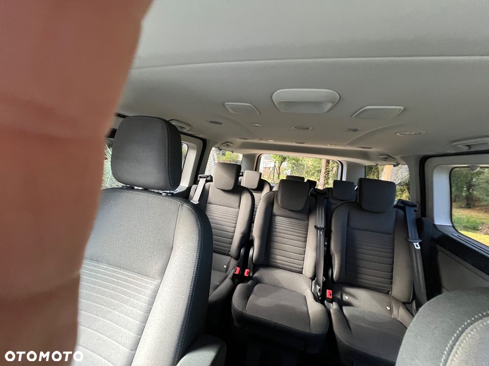 Ford Tourneo Custom - 17