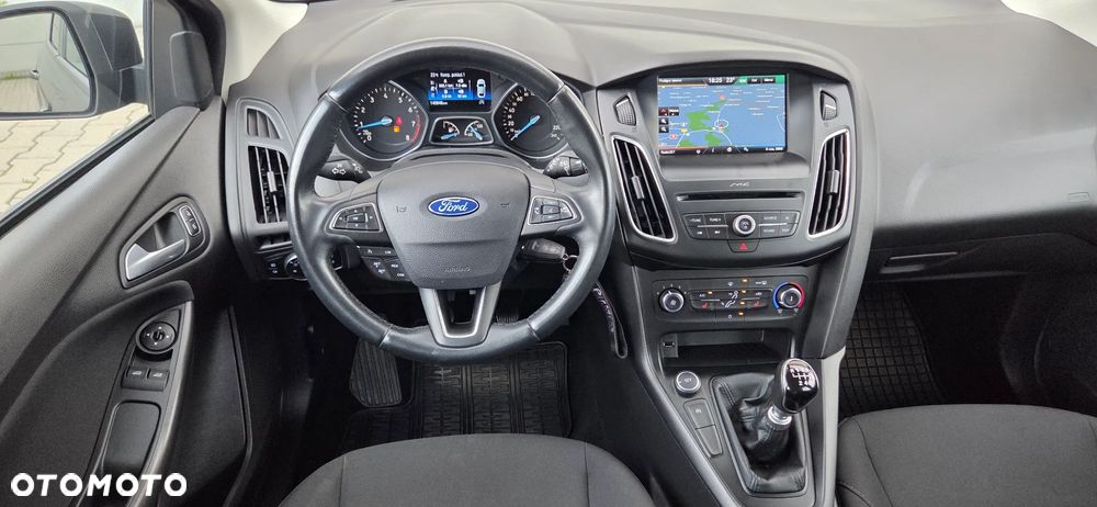 Ford Focus 1.0 EcoBoost Titanium - 34