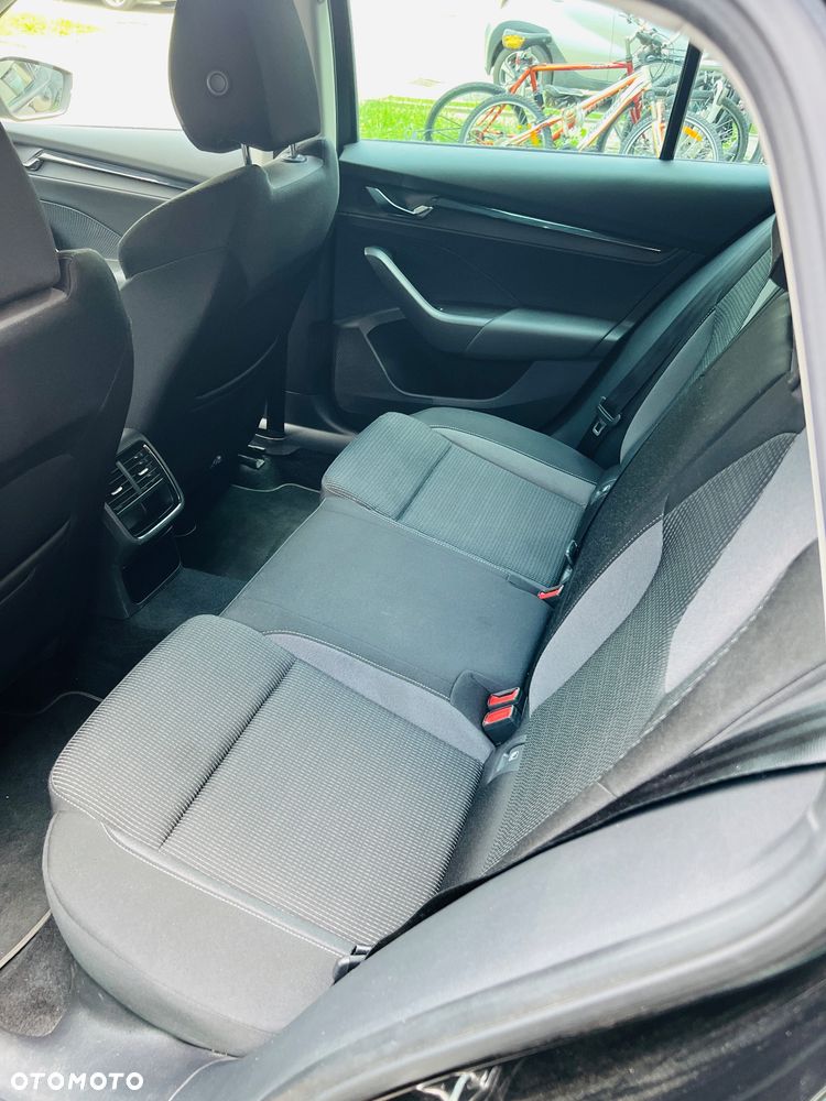 Skoda Octavia 2.0 TDI Ambition DSG - 8