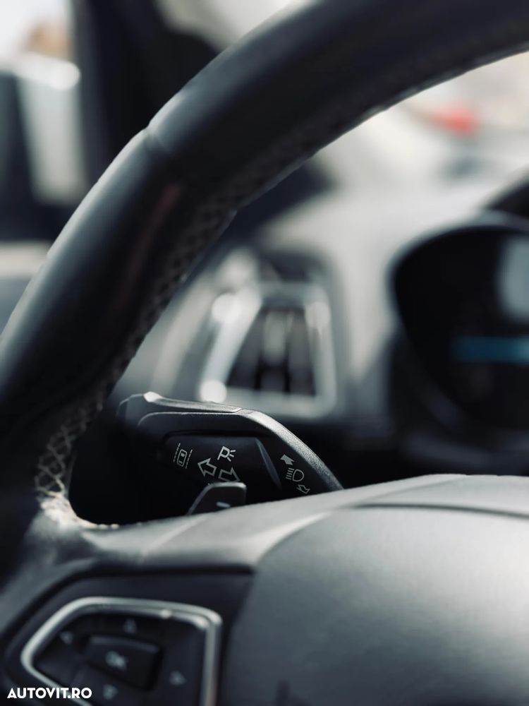 Ford Kuga 2.0 TDCi 4x4 Aut. Vignale - 18