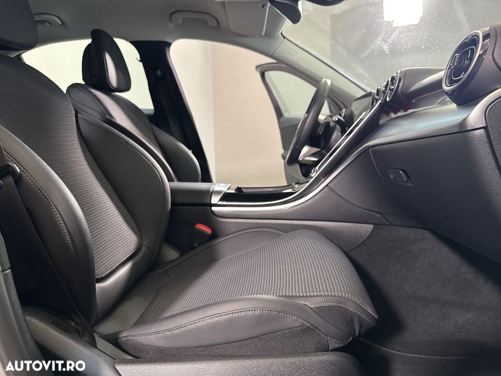 Mercedes-Benz C 300 PHEV - 12