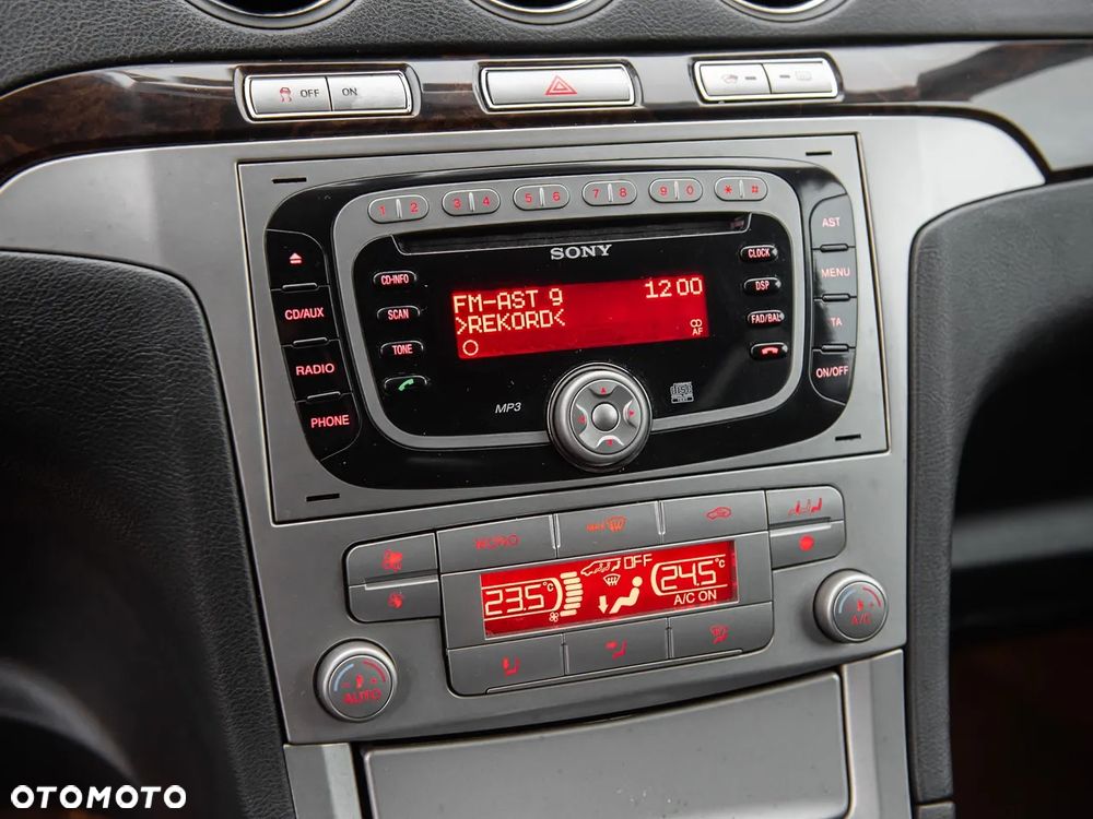 Ford Galaxy - 26