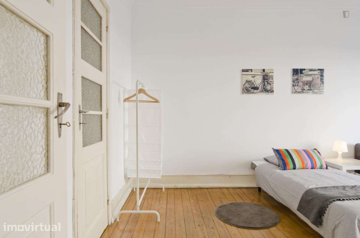 Quarto - localizado em Arroios Lisbon - Grande imagem: 4/20