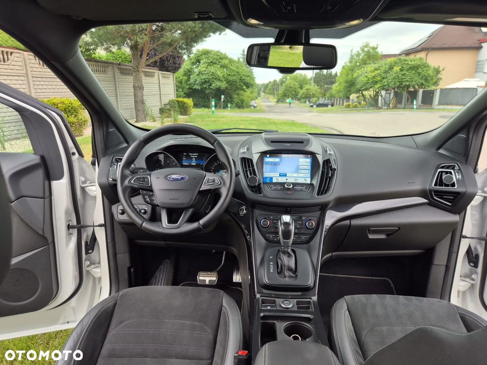 Ford Kuga 2.0 TDCi 4x4 ST-Line - 25