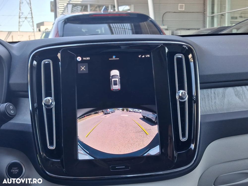 Volvo XC 40 B3 AT FWD MHEV Plus Dark - 31