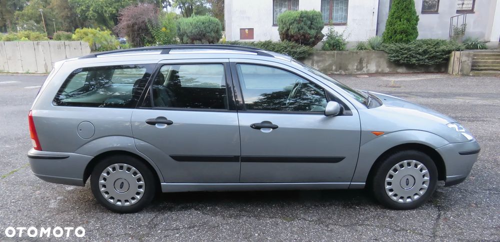 Ford Focus 1.8 Trend - 16