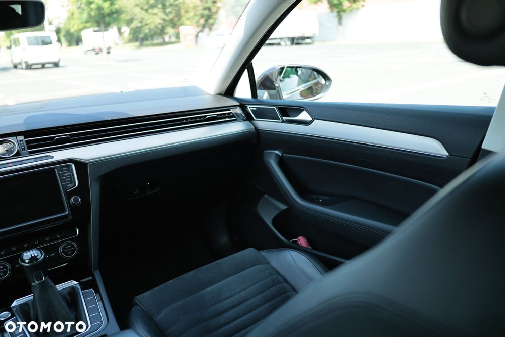 Volkswagen Passat 1.8 TSI BMT Highline - 16