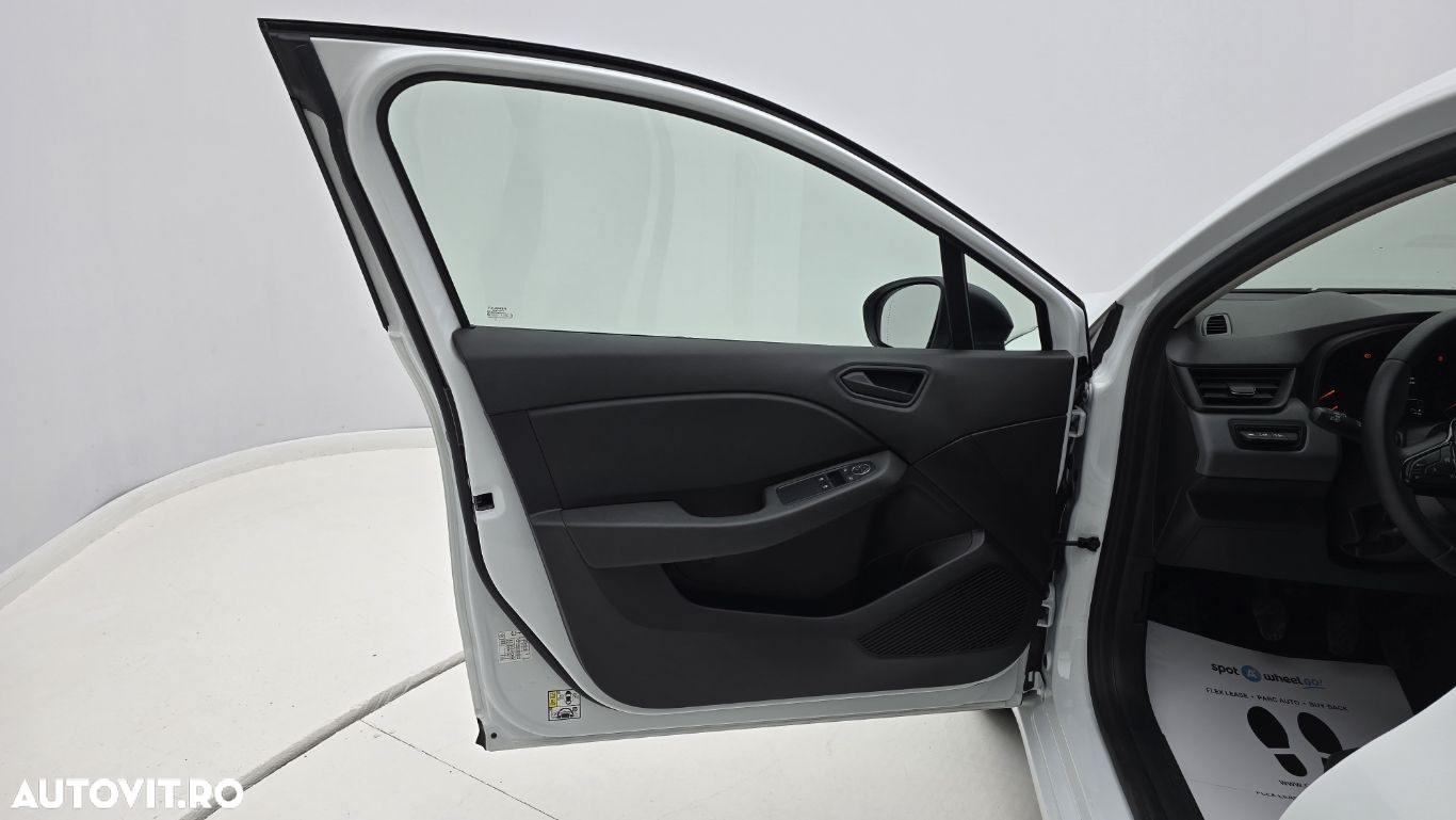 Renault Clio - 10