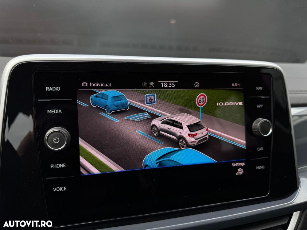 Volkswagen T-Roc - 21