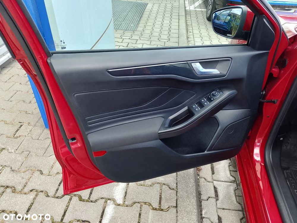 Ford Focus 1.0 EcoBoost mHEV ST-Line X - 19