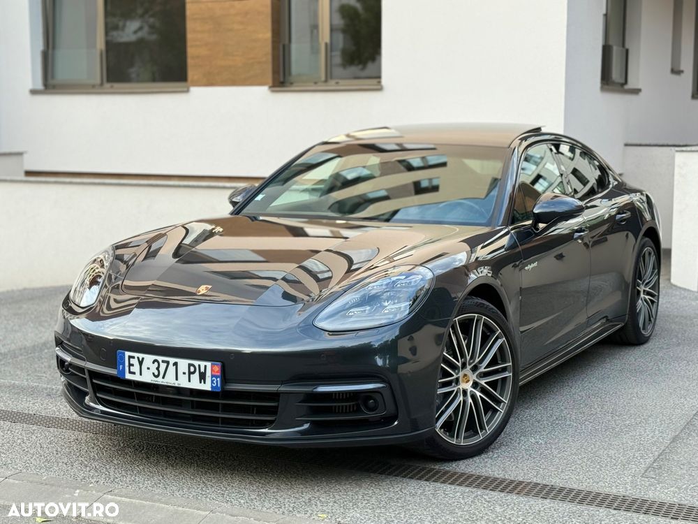 Porsche Panamera - 1