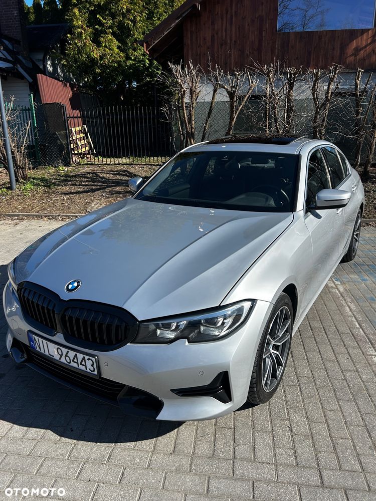 BMW Seria 3 330i xDrive Sport Line - 2