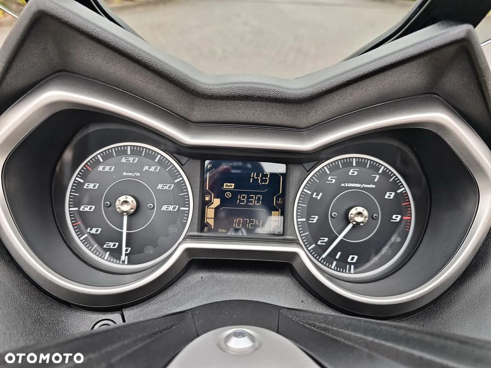 Yamaha X-max - 28