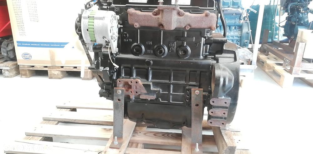 SILNIK KOMATSU YANMAR 4D98E 48,9kW/2400rpm 3,318L 12900 netto - 3