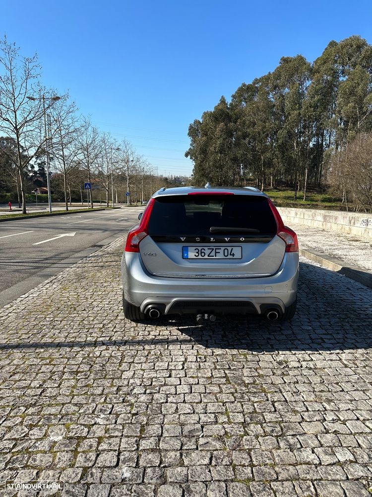 Volvo V60 2.4 D6 R-Design AWD Phev - 2