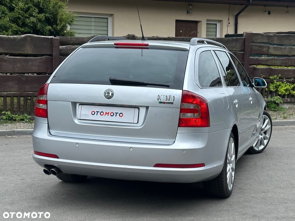 Skoda Octavia 2.0 TDI CR DPF RS - 13