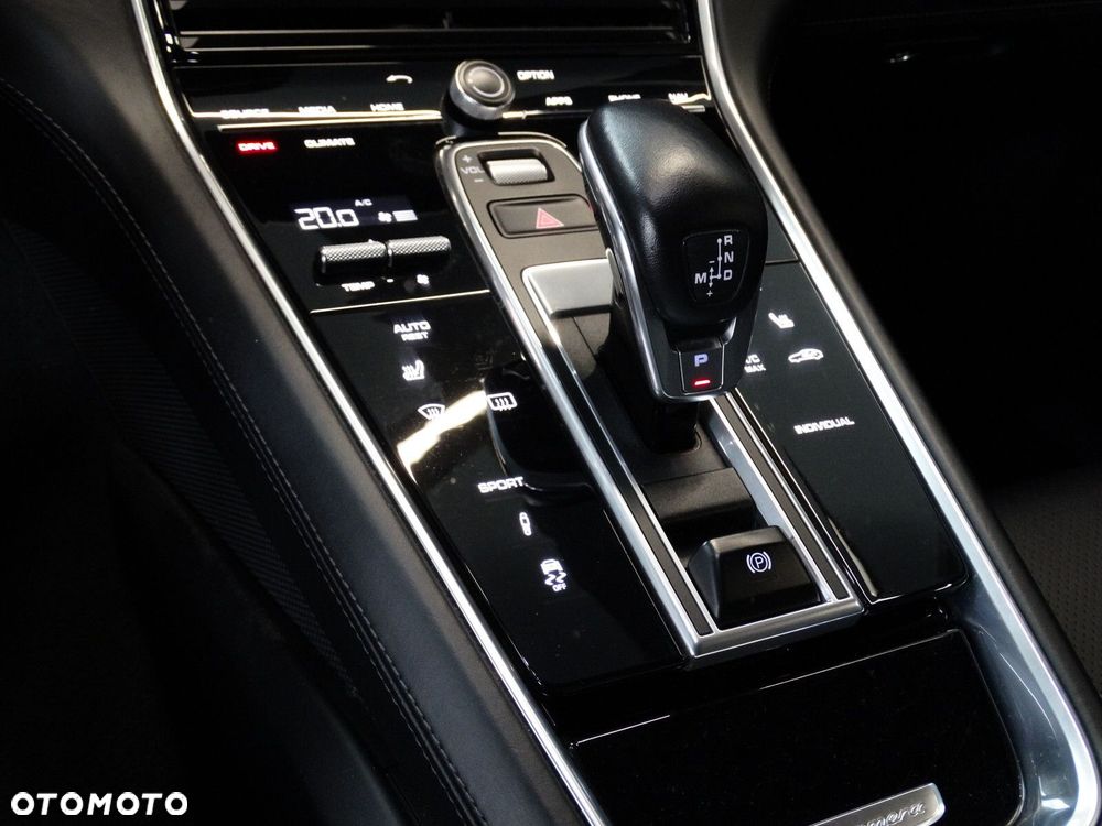 Porsche Panamera - 27