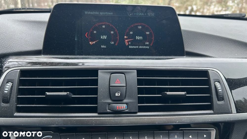 BMW Seria 3 318i - 12