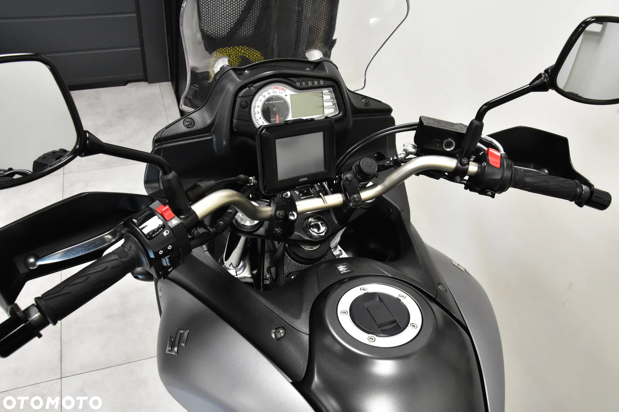 Suzuki DL - 21