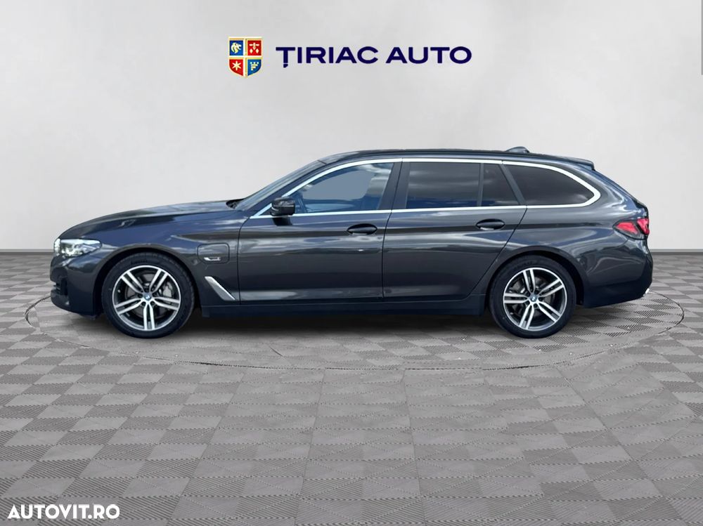 BMW Seria 5 530e xDrive Touring Aut. - 3
