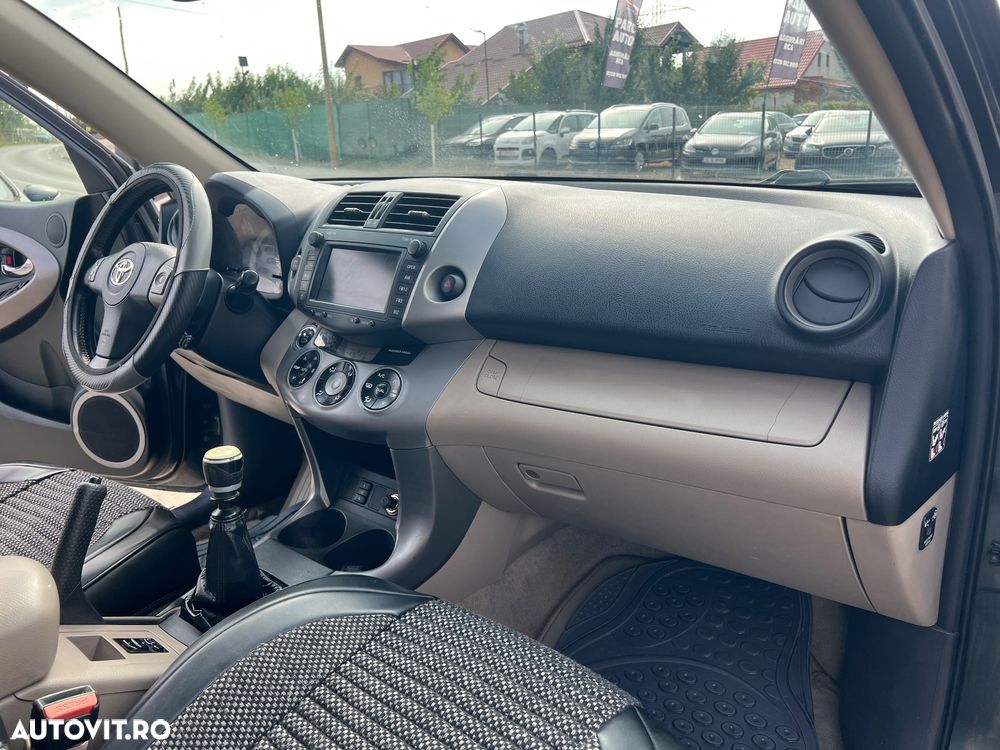Toyota RAV4 2.2 D-4D Confort - 12