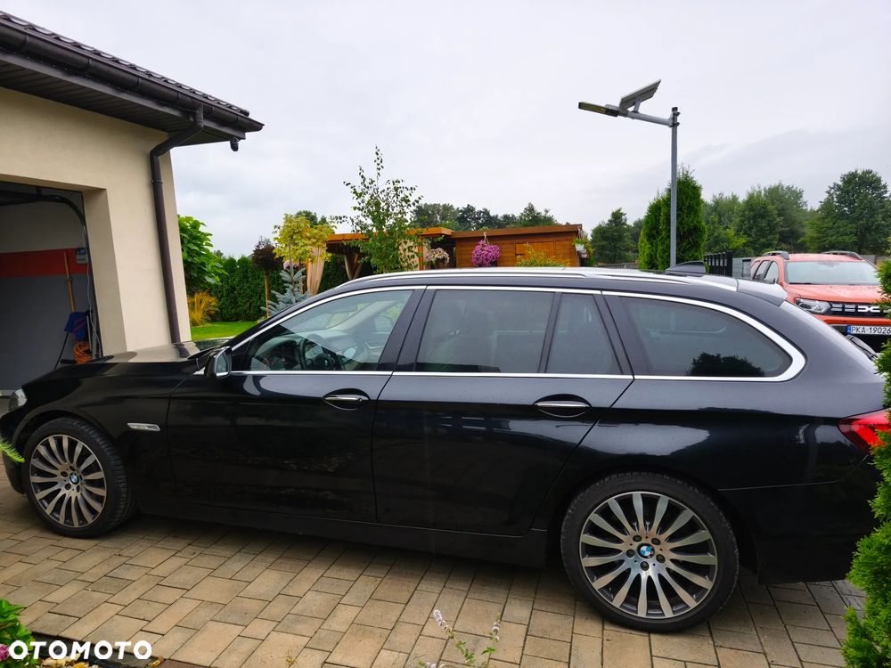 BMW Seria 5 525d xDrive - 2