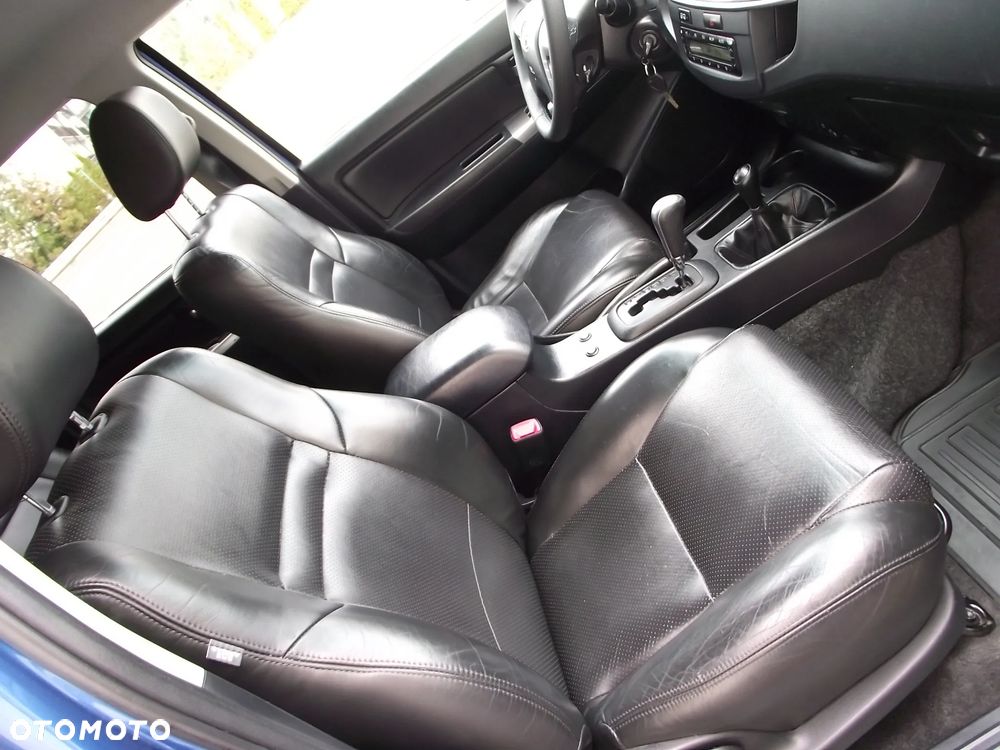 Toyota Hilux 3.0 D-4D Invincible - 19