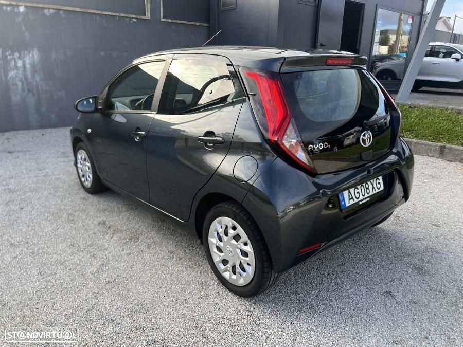Toyota Aygo 1.0 X-Play+X-Touch - 4
