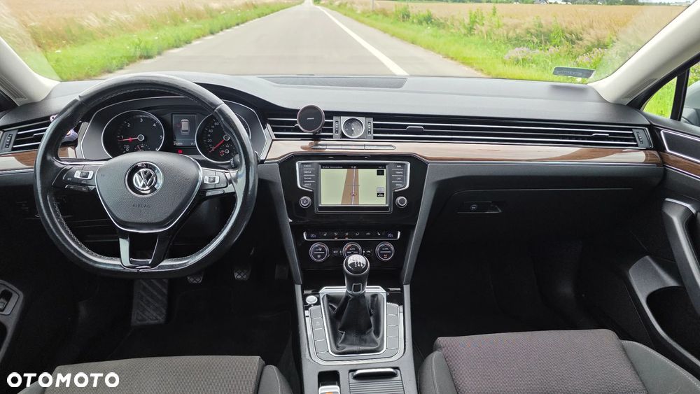 Volkswagen Passat 2.0 TDI BMT Comfortline - 10