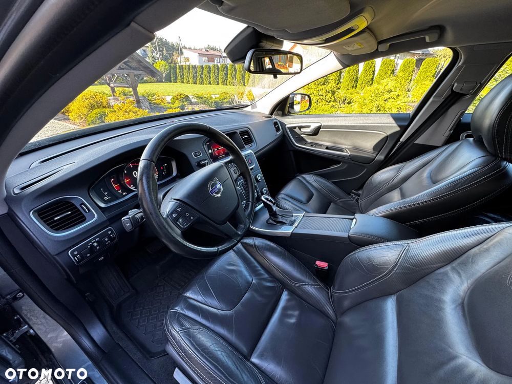 Volvo V60 Cross Country D3 Geartronic - 13