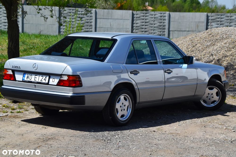 Mercedes-Benz Klasa E - 36