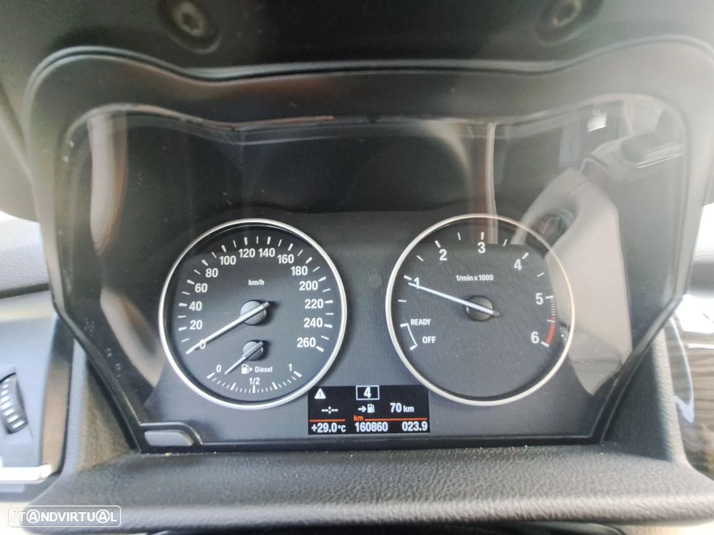 BMW 216 Active Tourer d Luxury Line - 25