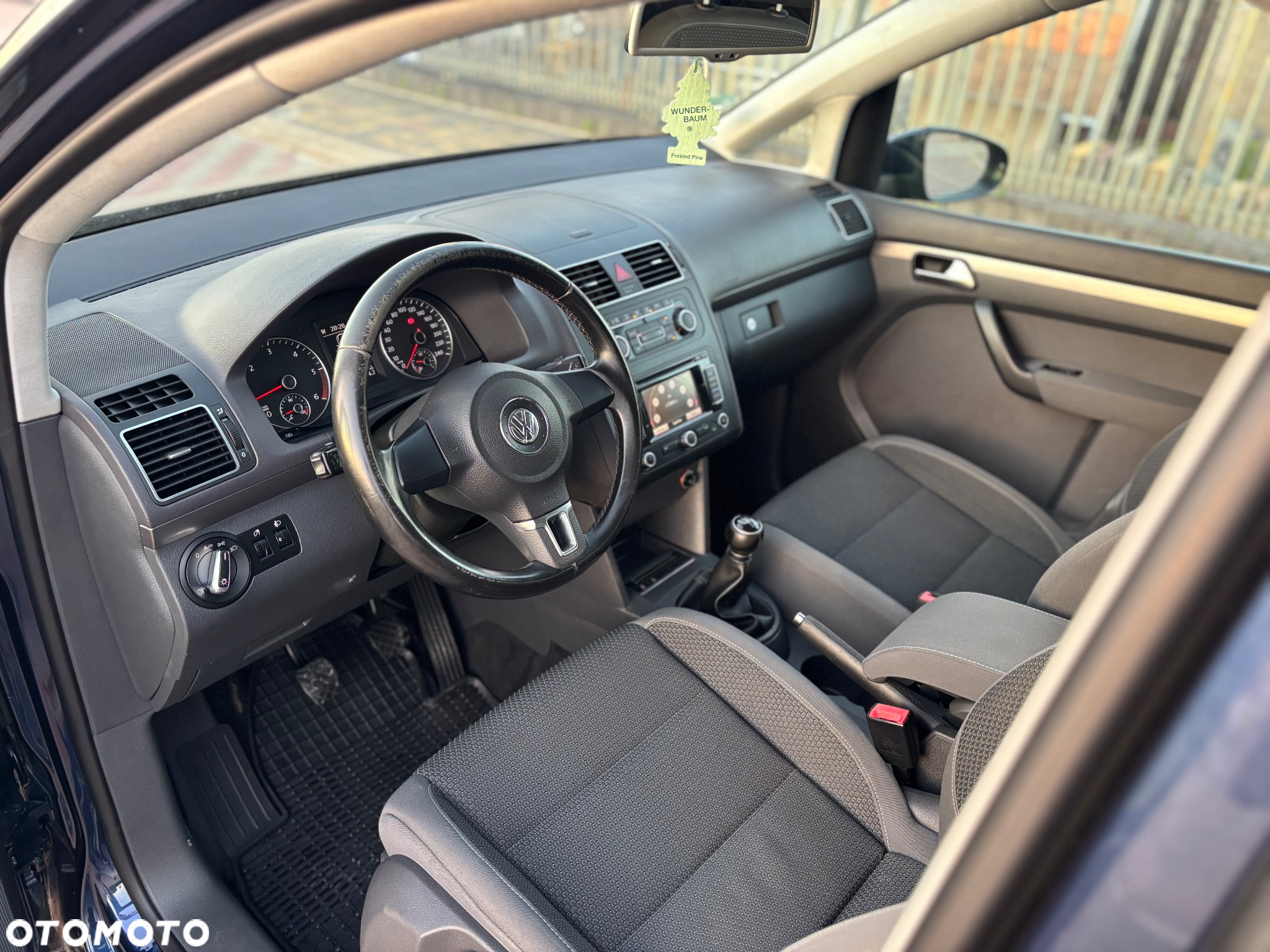Volkswagen Touran - 6