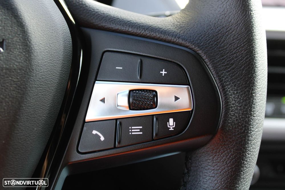 BMW 116 d Pack Essence - 30