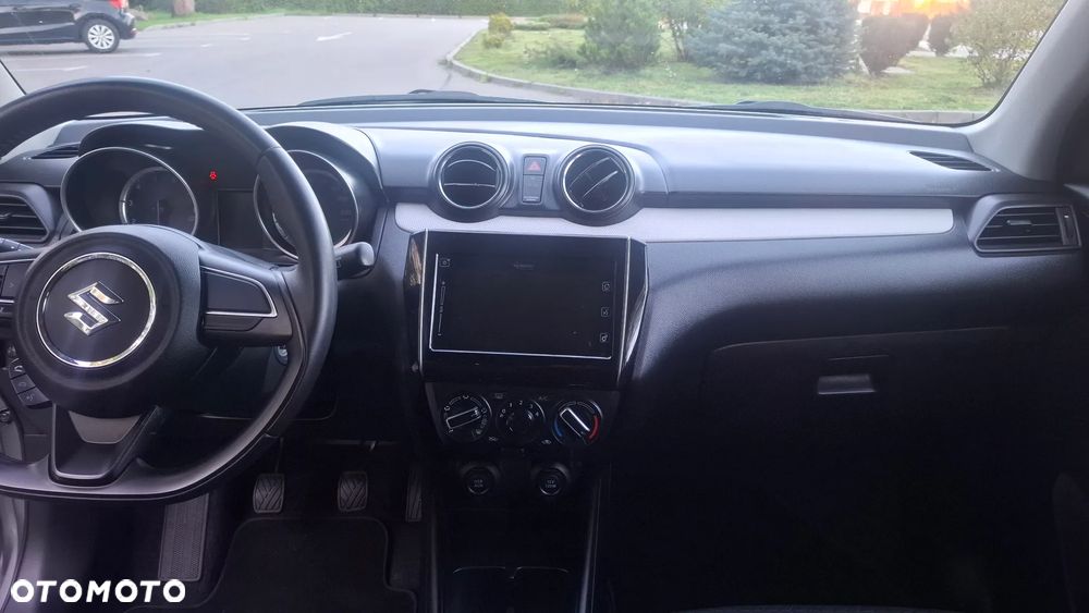 Suzuki Swift 1.2 Premium Plus - 16