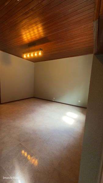 Moradia V2 - Afurada Zona Histórica - Grande imagem: 2/12