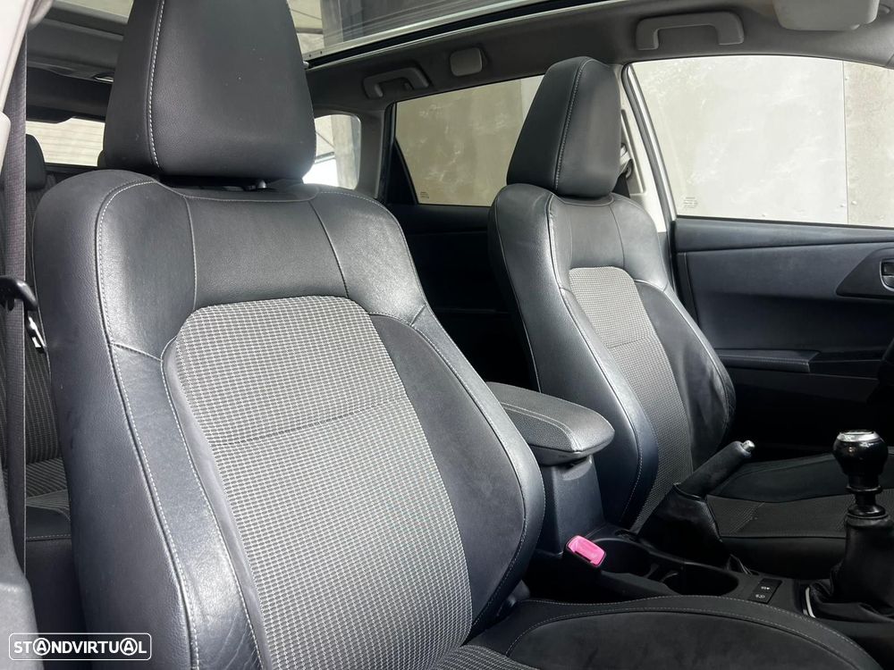 Toyota Auris Touring Sports 1.6 D-4D Exclusive+Navi - 15