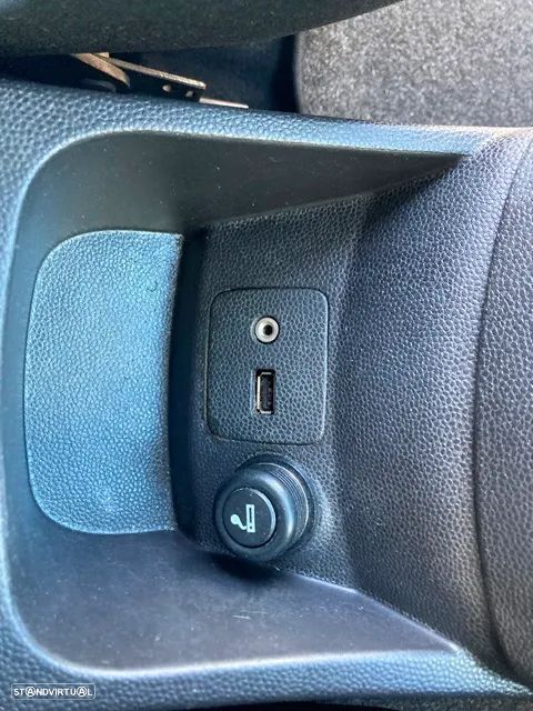 Ford Fiesta 1.5 TDCi Trend - 19