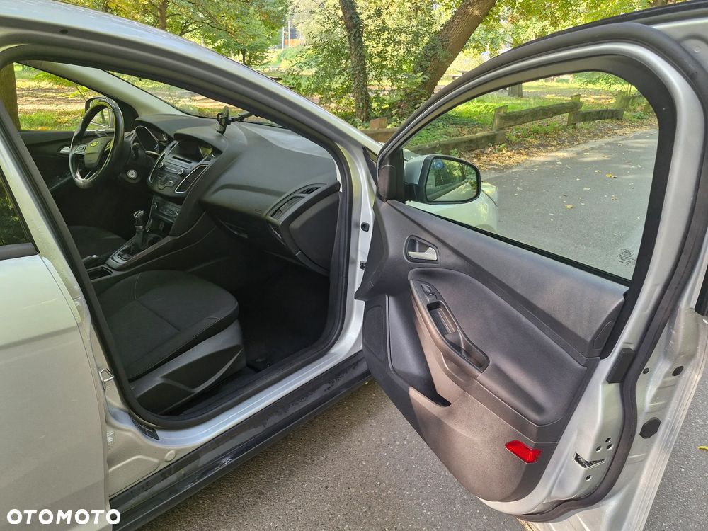 Ford Focus 1.6 Trend - 12