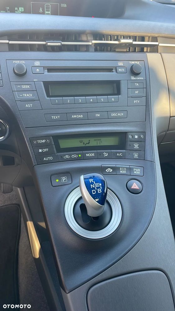 Toyota Prius 1.8 HSD Premium - 15